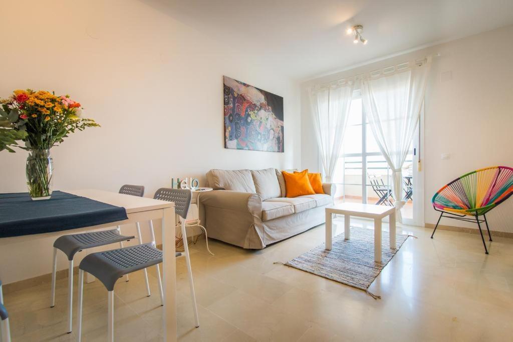 Apartament Costa, 2 Habitaciones, Terraza, Luminoso, Wifi Y Parking Benalmádena