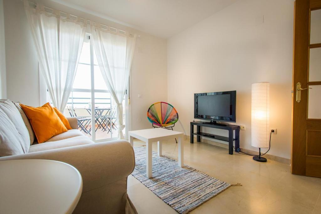 Apartment Costa, 2 Habitaciones, Terraza, Luminoso, Wifi Y Parking Benalmadena